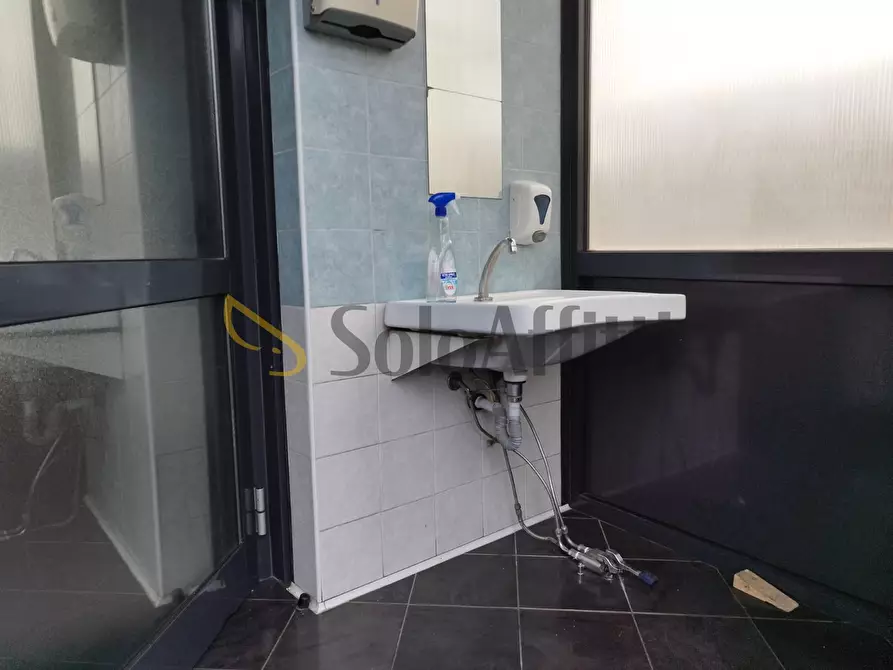 Immagine 8 di Locale commerciale in affitto  in Strada Piossasco 20 a Orbassano