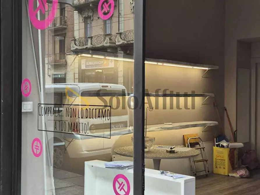 Immagine 10 di Locale commerciale in affitto  in Via Luigi Cibrario 46 bis/A a Torino