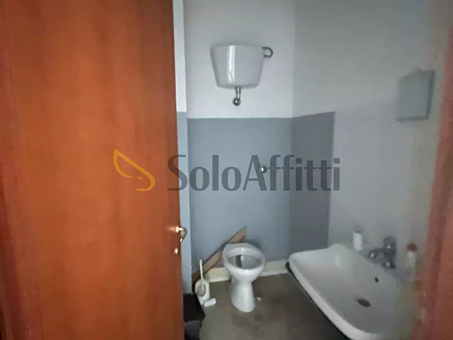 Immagine 6 di Locale commerciale in affitto  a Frosinone