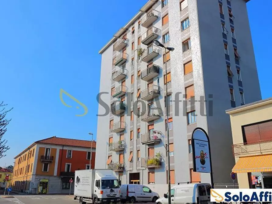 Immagine 18 di Bilocale in affitto  in Viale alla stazione 1 a Desio