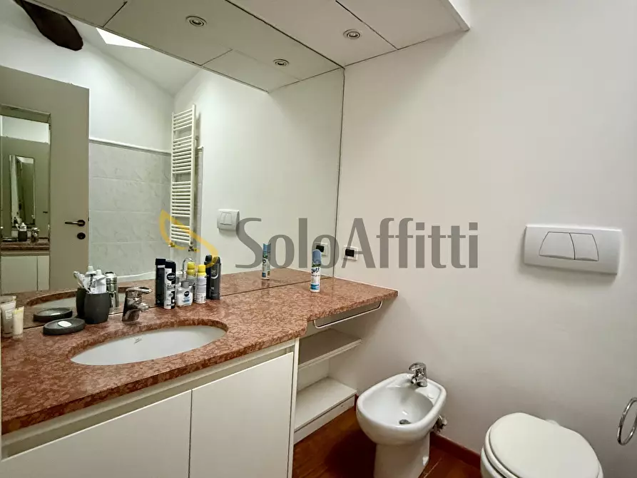 Immagine 18 di Bilocale in affitto  in Via Magenta 37 a Torino