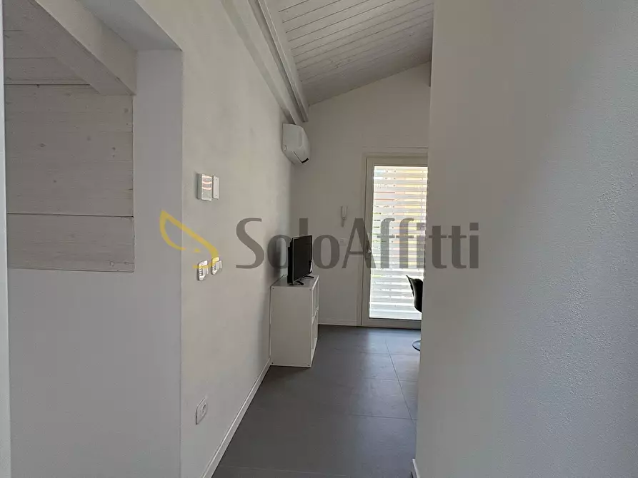 Immagine 12 di Loft/Open space in affitto  in Viale Milano 9 a Rimini