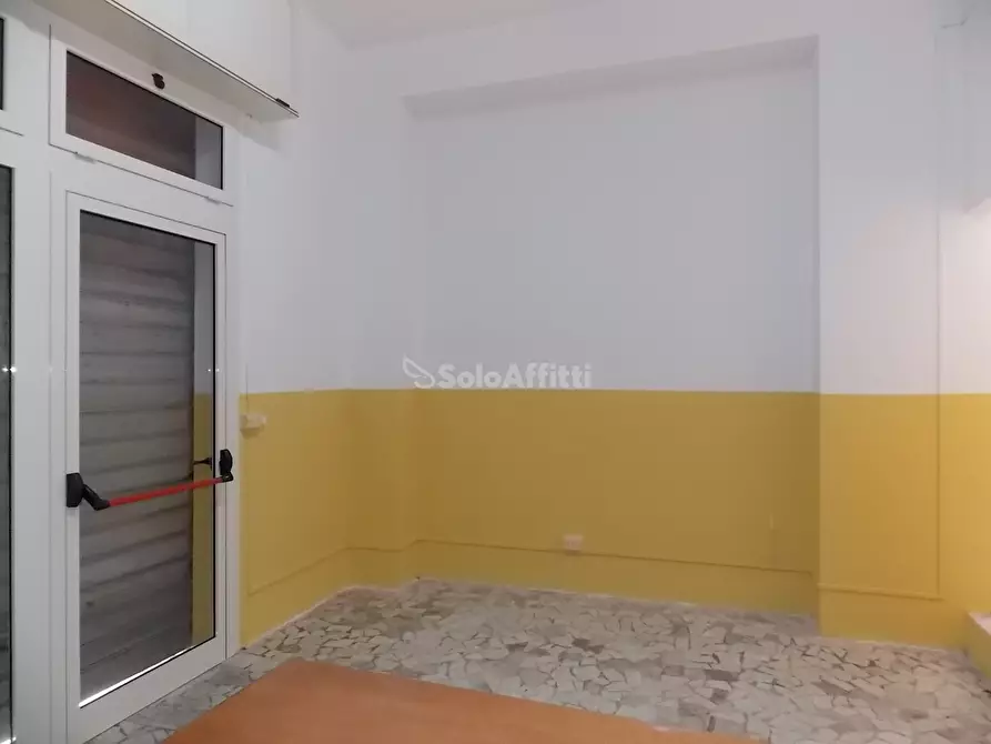 Immagine 3 di Locale commerciale in affitto  a Catanzaro