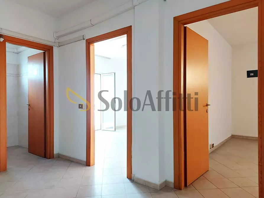 Immagine 8 di Ufficio in affitto  in Via Giorgio Giorgis a Fiumicino