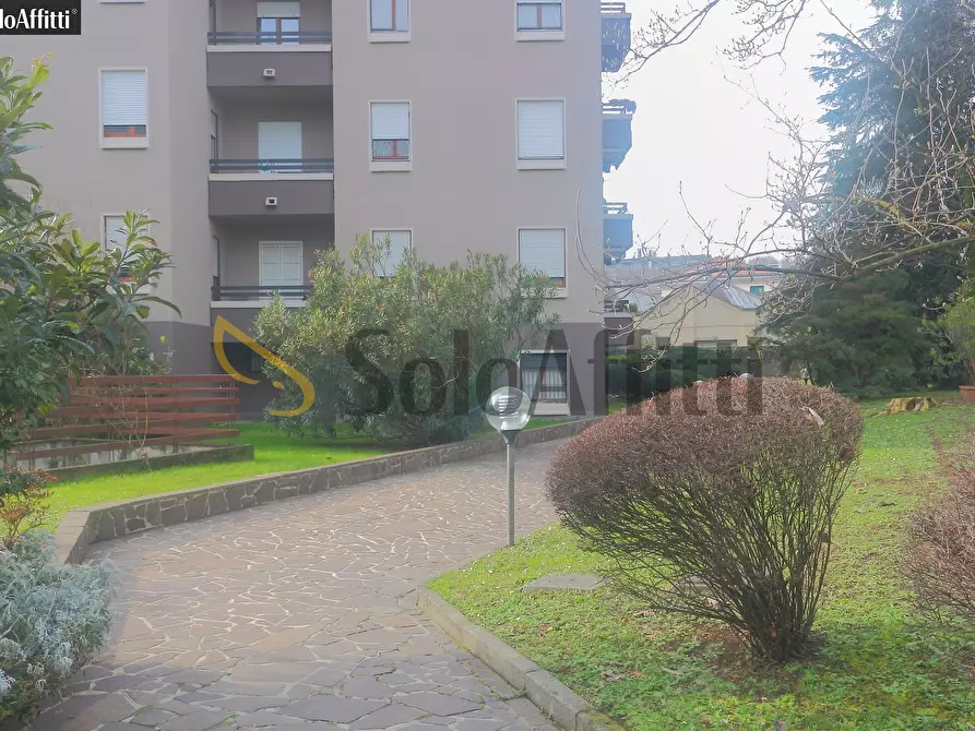 Immagine 12 di Ufficio in affitto  in VIA BORSA 10 a Monza