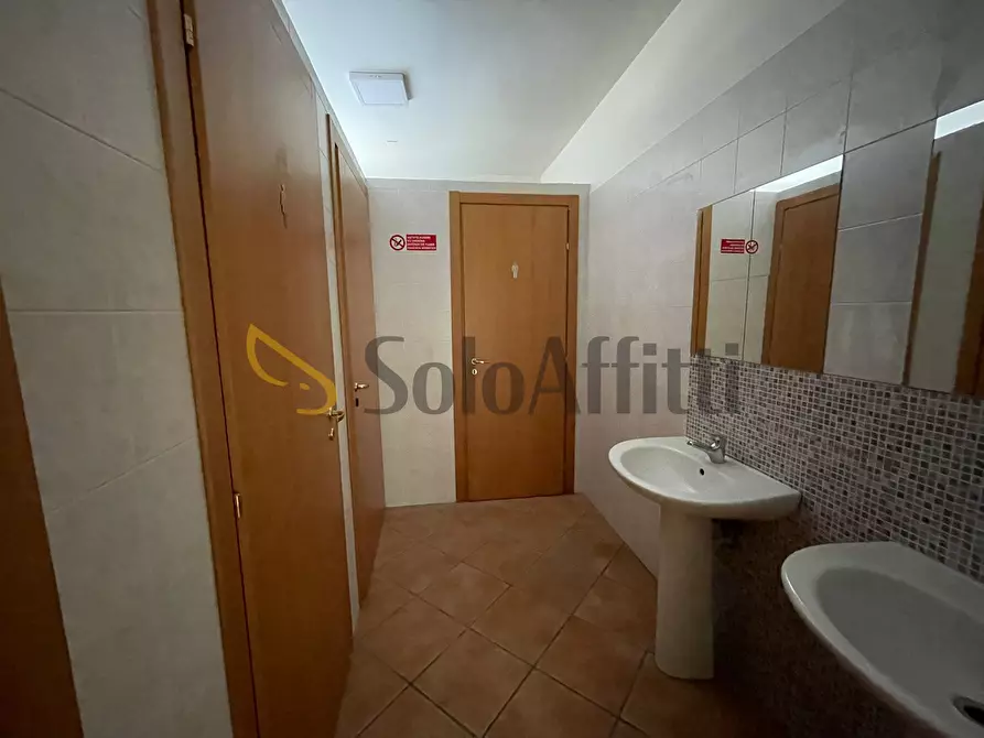 Immagine 24 di Ufficio in affitto  in Via Nazionale Appia 177 a Casapulla