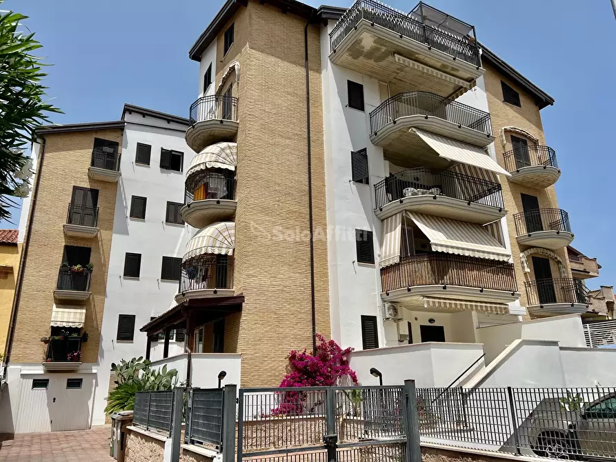 Immagine 18 di Bilocale in affitto  in Via Petrarca 24 a Tortoreto