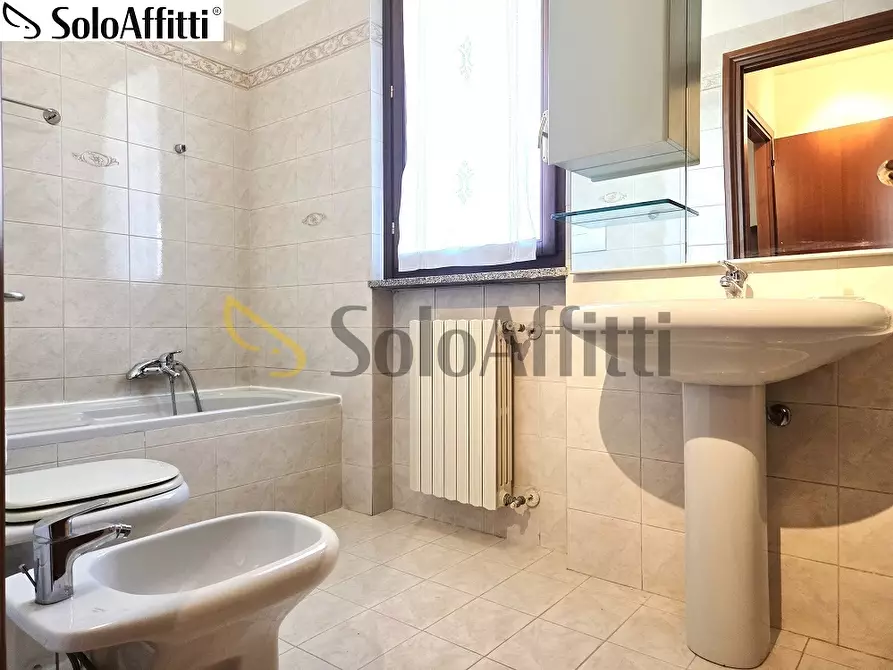 Immagine 13 di Bilocale in affitto  in Via Giacomo Puccini 22 a Cesano Maderno