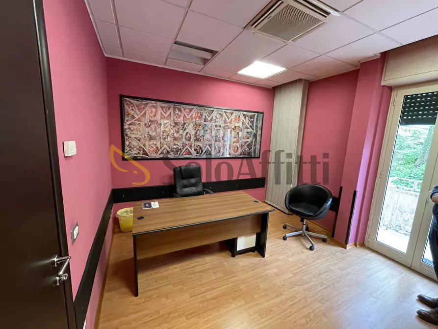 Immagine 1 di Ufficio in affitto  a Frosinone