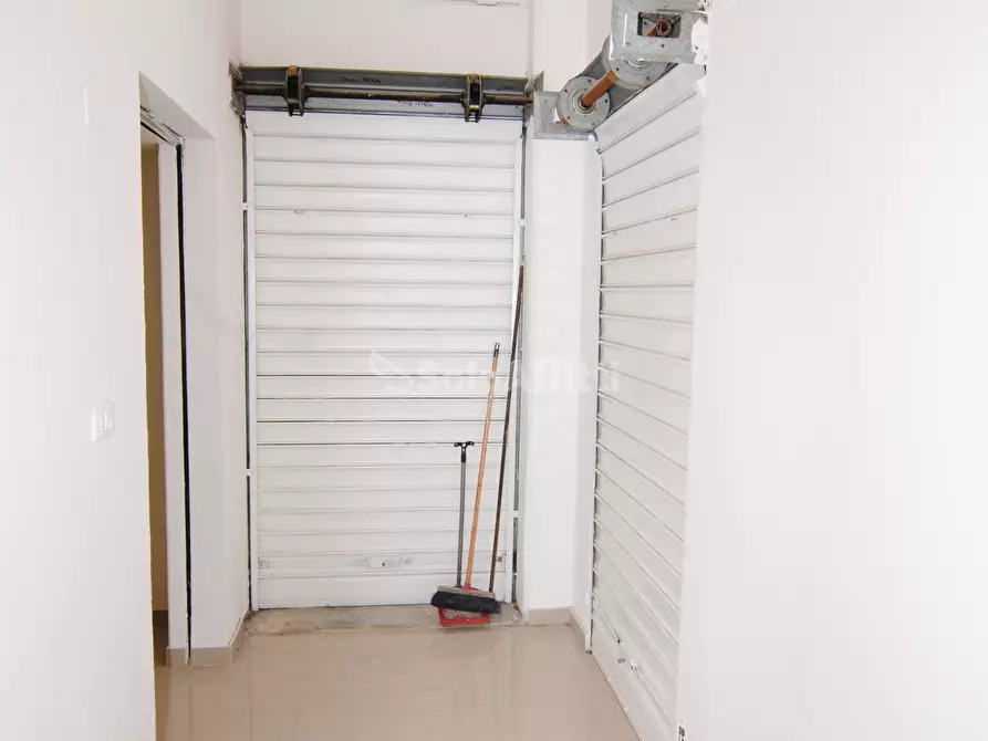 Immagine 10 di Locale commerciale in affitto  a Livorno