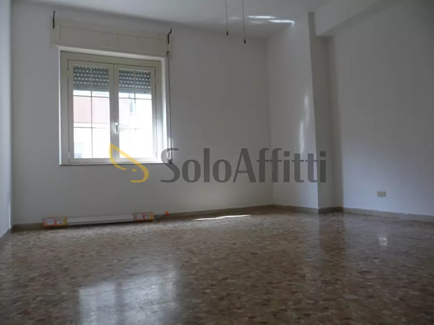 Immagine 13 di Trilocale in affitto  a Cagliari