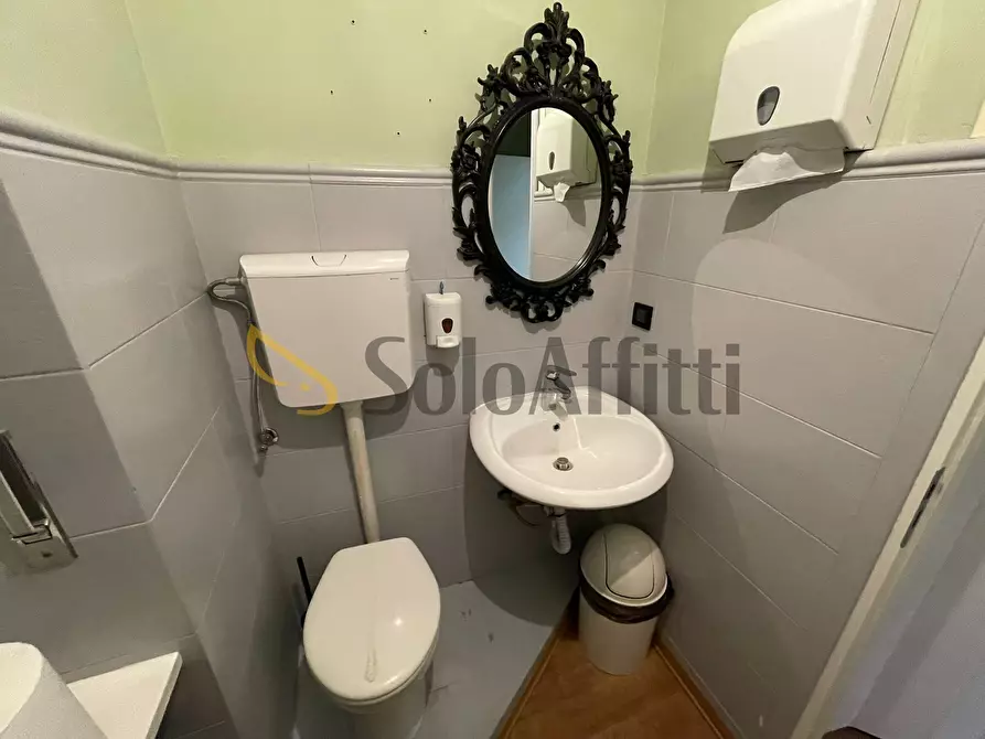 Immagine 13 di Locale commerciale in affitto  in Via Gradisca 7 a Rivoli