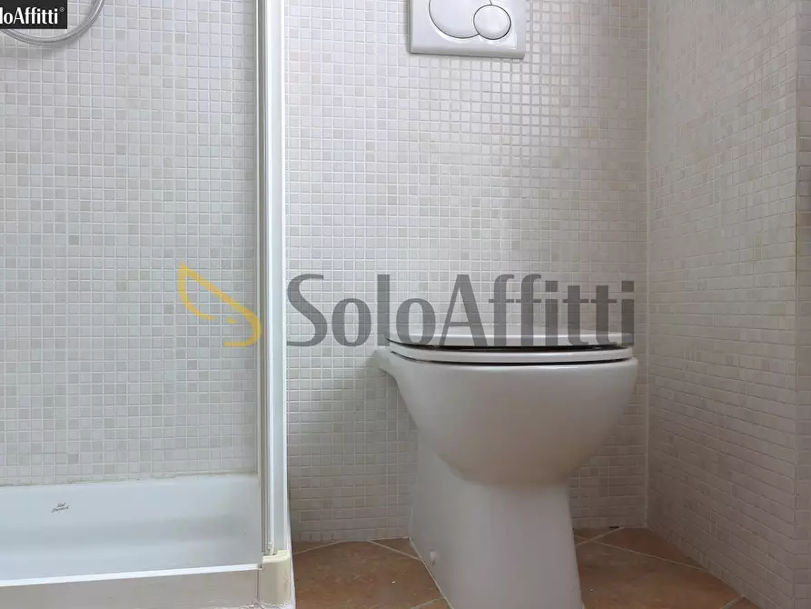 Immagine 10 di Bilocale in affitto  in Piazza Giuseppe Garibaldi 28 a Muggiò