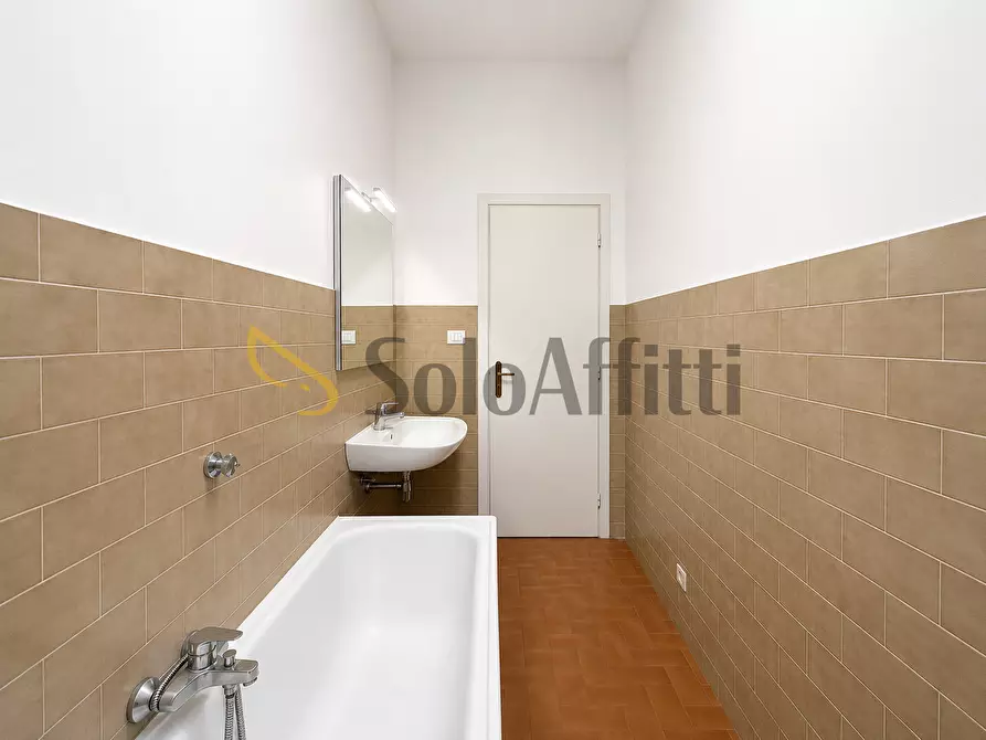 Immagine 8 di Stanza singola in affitto  a Catanzaro