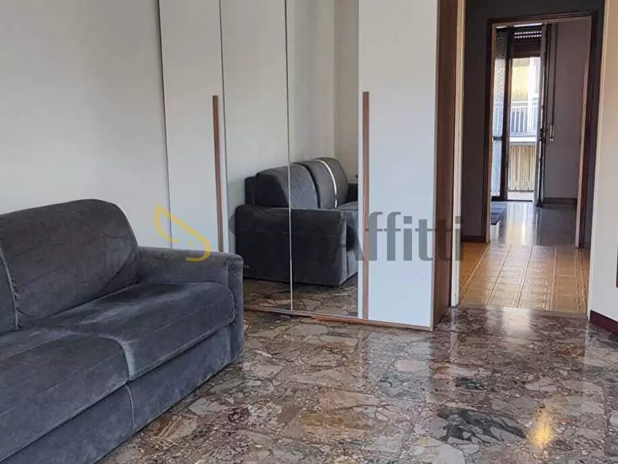 Immagine 3 di Stanza singola in affitto  in VIA DONATELLO 9 a Cinisello Balsamo