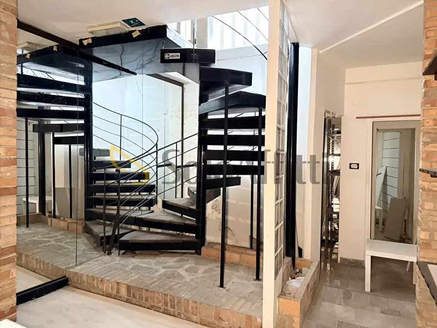 Immagine 15 di Locale commerciale in affitto  in Via Pretoria 43 a Potenza