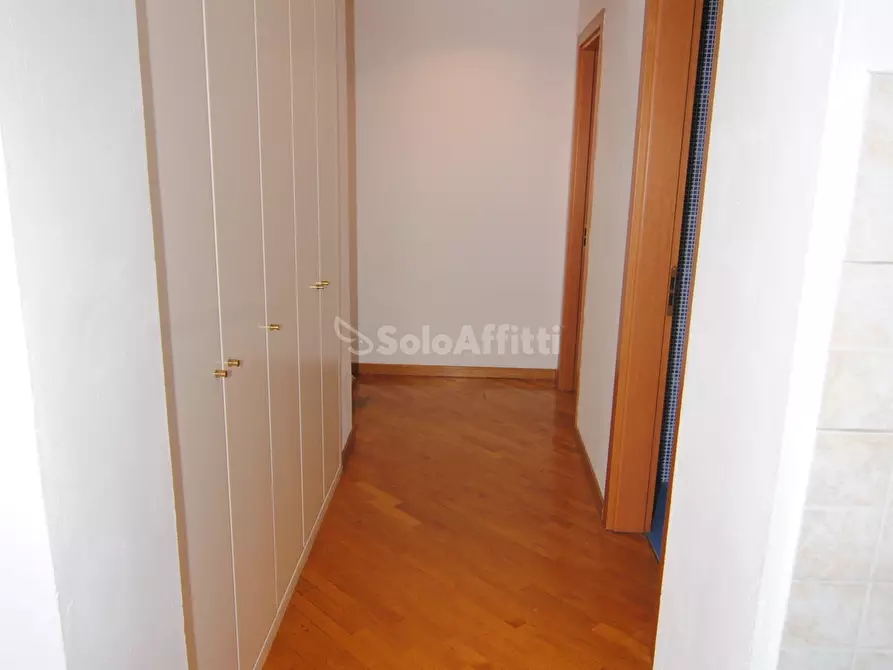 Immagine 7 di Trilocale in affitto  a Livorno