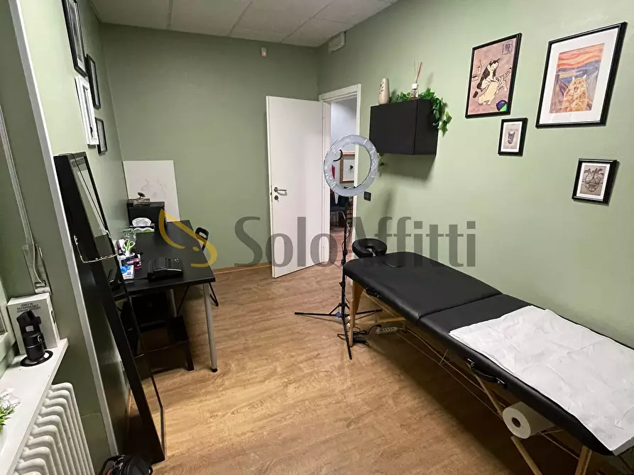 Immagine 10 di Locale commerciale in affitto  in Via Gradisca 7 a Rivoli