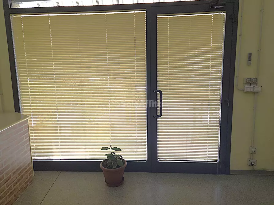 Immagine 6 di Locale commerciale in affitto  in Via DAnte alighieri a Vignola