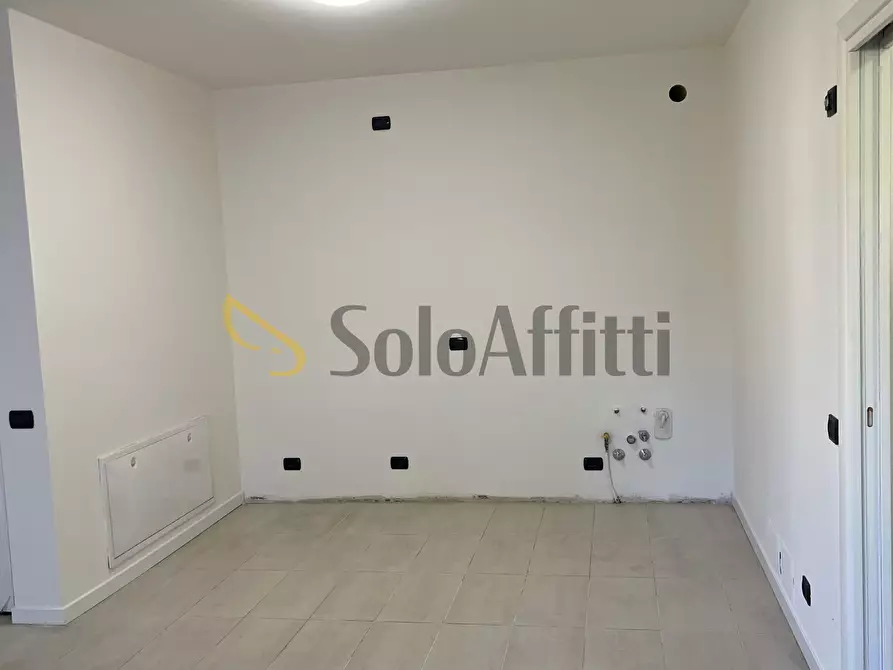 Immagine 2 di Trilocale in affitto  a Rovellasca