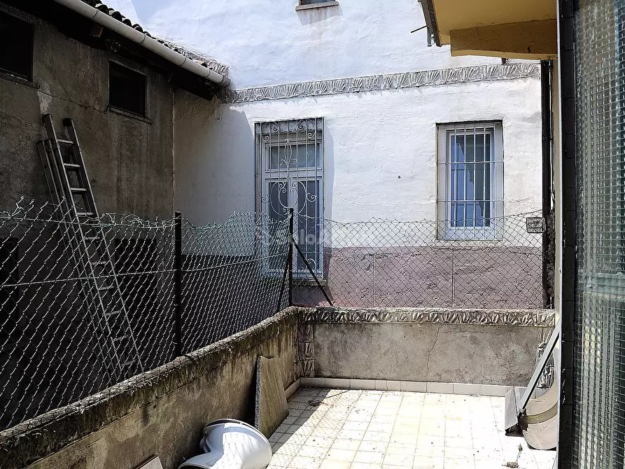 Immagine 13 di Locale commerciale in affitto  in Via Fratelli Rosselli 7 a Settimo Torinese