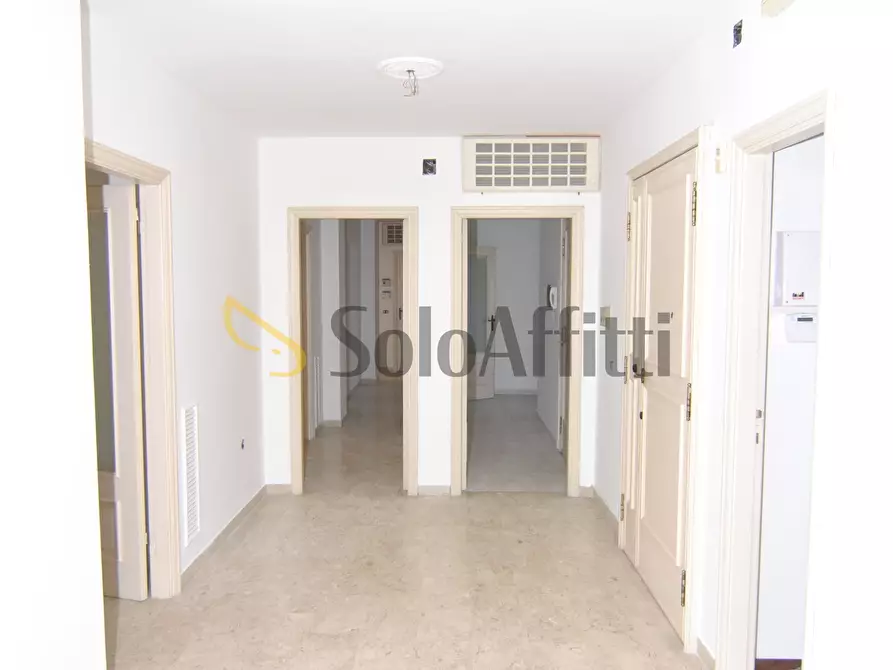 Immagine 7 di Appartamento in affitto  in Via Roma 70 a Livorno