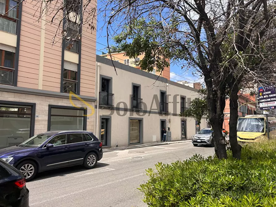 Immagine 2 di Locale commerciale in affitto  a Cagliari