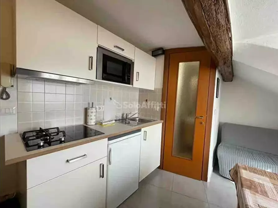 Immagine 2 di Mansarda in affitto  a Torino