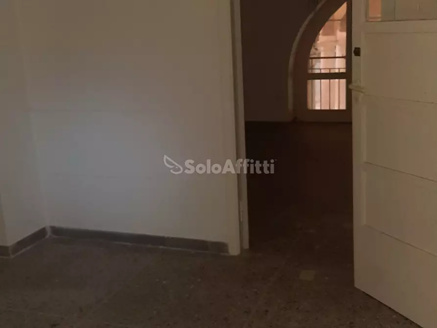 Immagine 15 di Ufficio in affitto  a Livorno