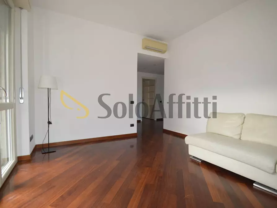 Immagine 5 di Trilocale in affitto  in Via Alfonso Capecelatro 75 a Milano