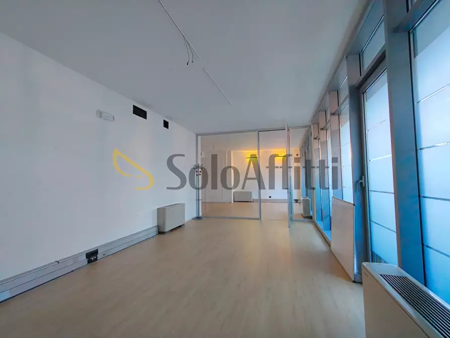 Immagine 11 di Ufficio in affitto  a Gallarate