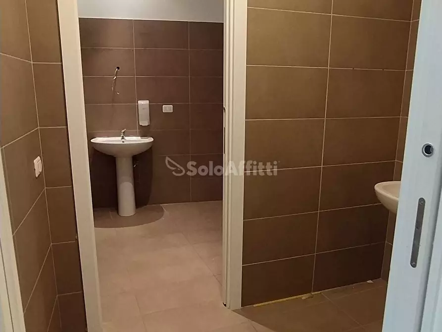 Immagine 20 di Ufficio in affitto  in Zona Fiori a Terni