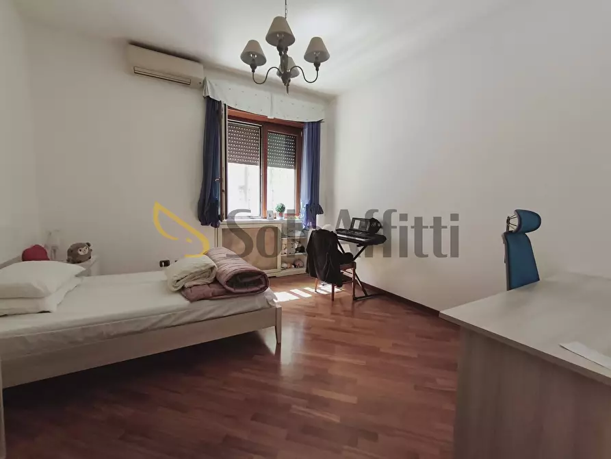 Immagine 26 di Trilocale in affitto  in Via Guido Alfani a Roma