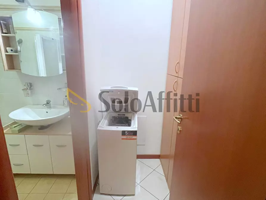 Immagine 9 di Bilocale in affitto  a Osimo