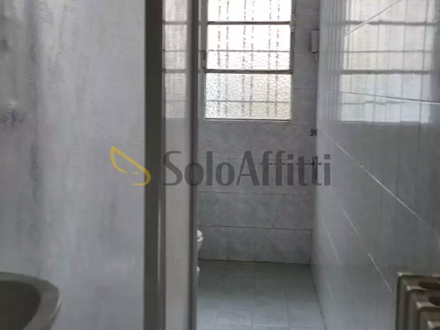 Immagine 15 di Locale commerciale in affitto  in VIA ERITREA 49 a Torino