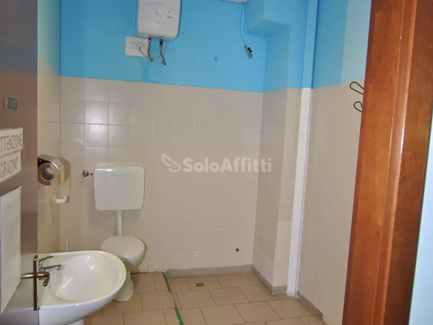 Immagine 10 di Ufficio in affitto  in Via dell' Artigianato 65 a Livorno