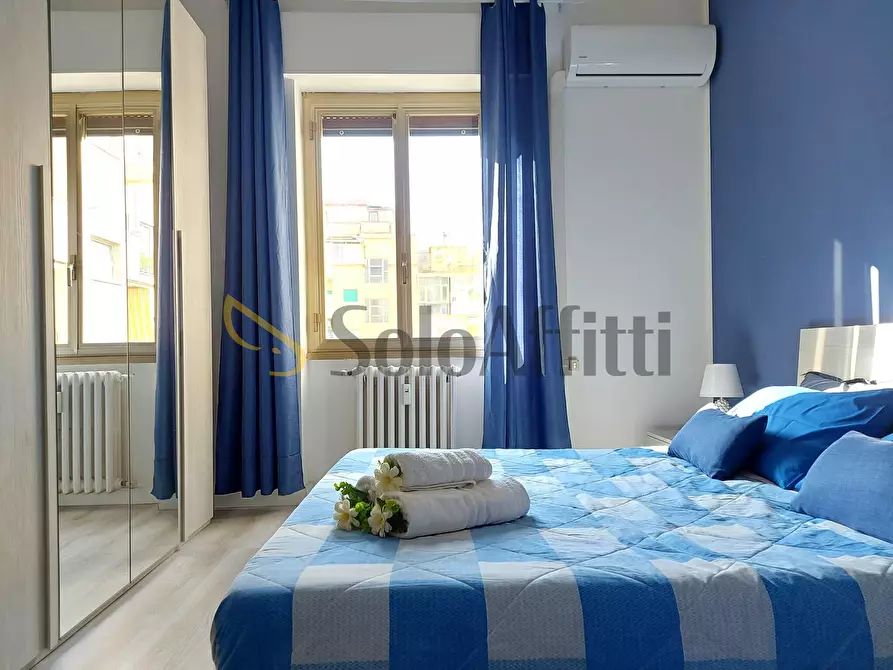 Immagine 17 di Trilocale in affitto  in Viale Vasco de Gama a Roma