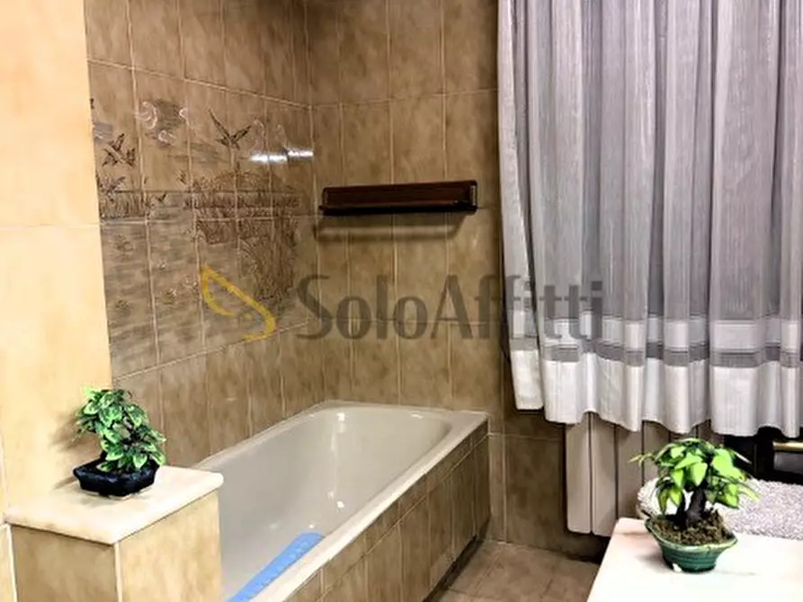 Immagine 17 di Quadrilocale in affitto  in Via Quirino Majorana 171 a Roma