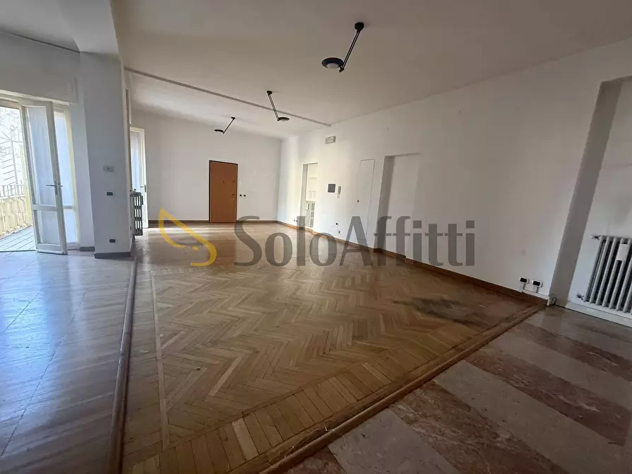 Immagine 1 di Ufficio in affitto  in Corso Giacomo Matteotti 68 a Seregno