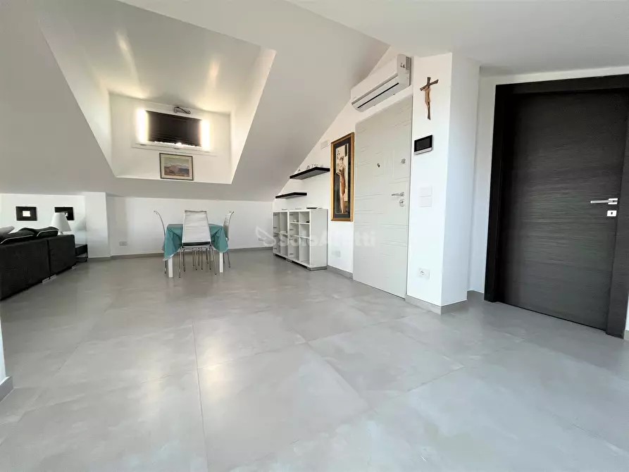 Immagine 10 di Mansarda in affitto  a Catanzaro