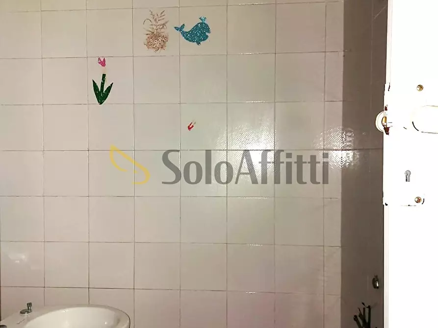 Immagine 17 di Locale commerciale in affitto  in Via Condino a Fiumicino