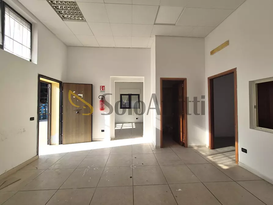 Immagine 7 di Locale commerciale in affitto  in Viale Emilia 72 a Catanzaro