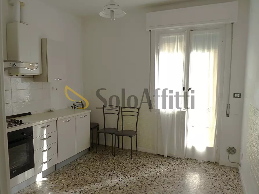 Immagine 4 di Trilocale in affitto  a San Remo