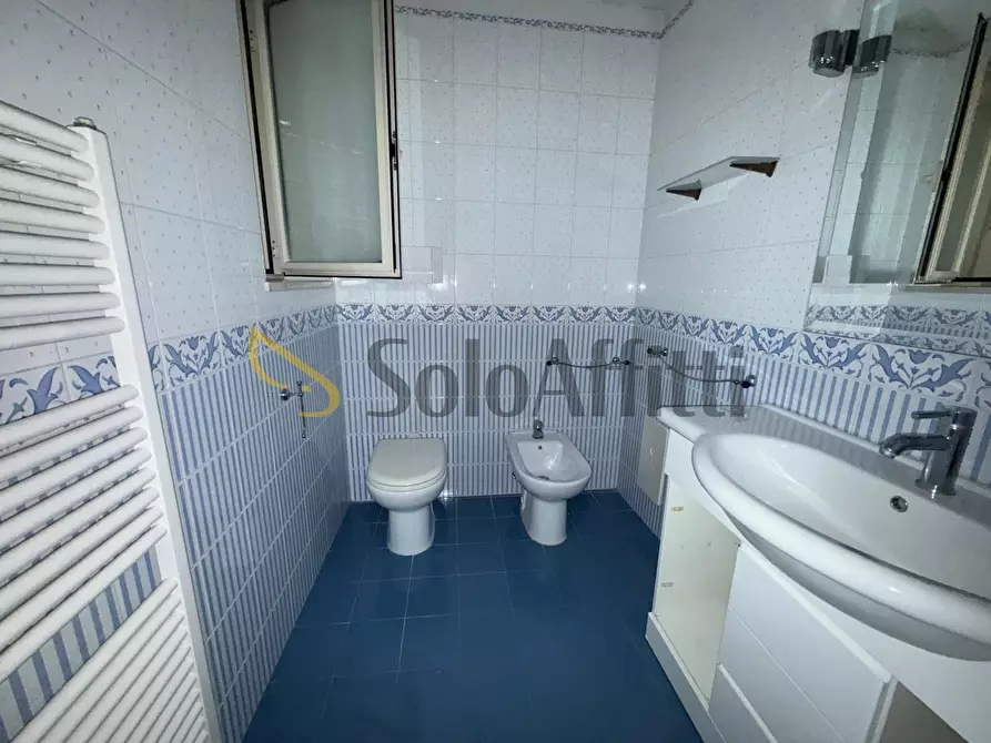 Immagine 23 di Trilocale in affitto  in Via Roma 188 a Caserta