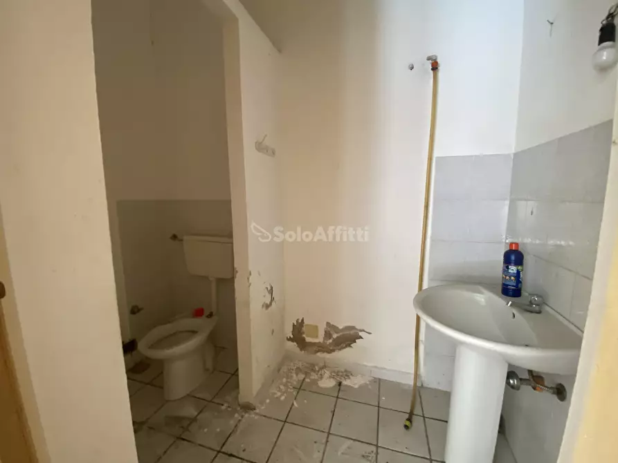 Immagine 2 di Locale commerciale in affitto  a Sciacca