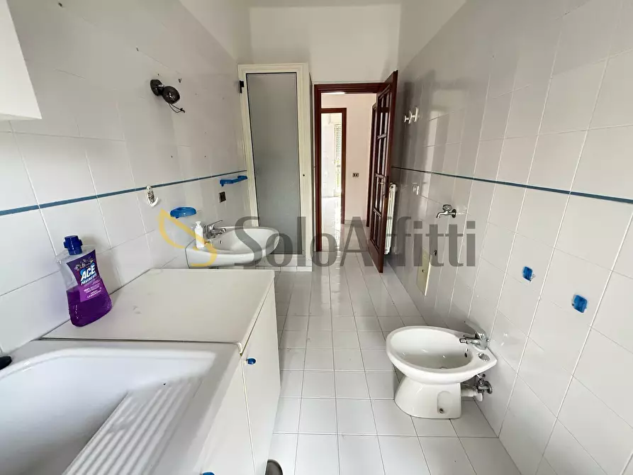 Immagine 19 di Pentalocale in affitto  in Via Assunta 46 a Caserta