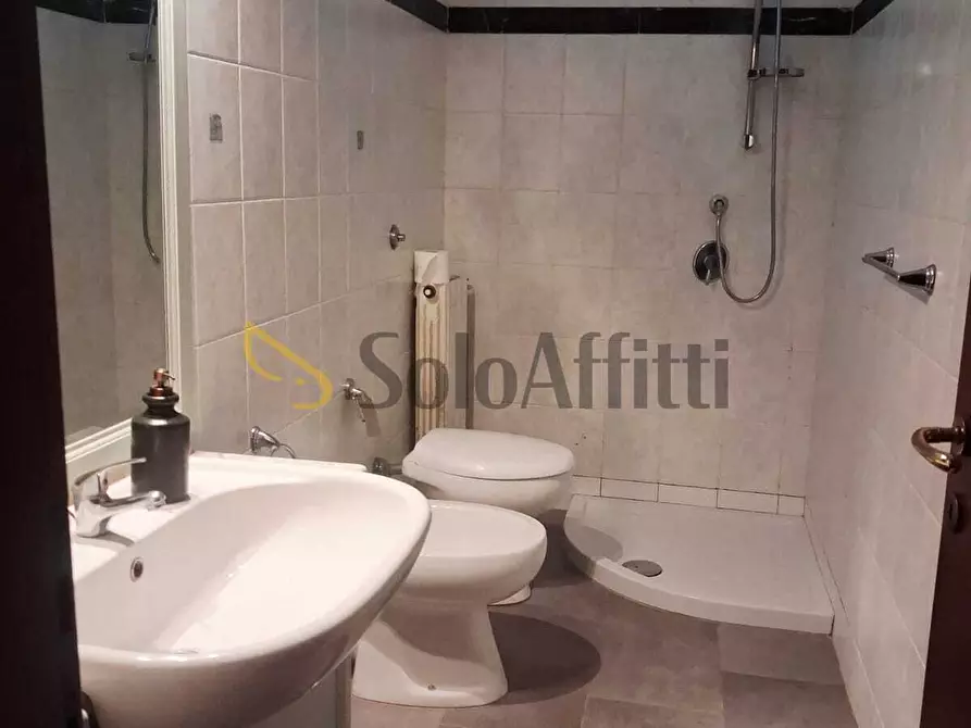 Immagine 9 di Trilocale in affitto  in Via Chiellini 89 a Livorno