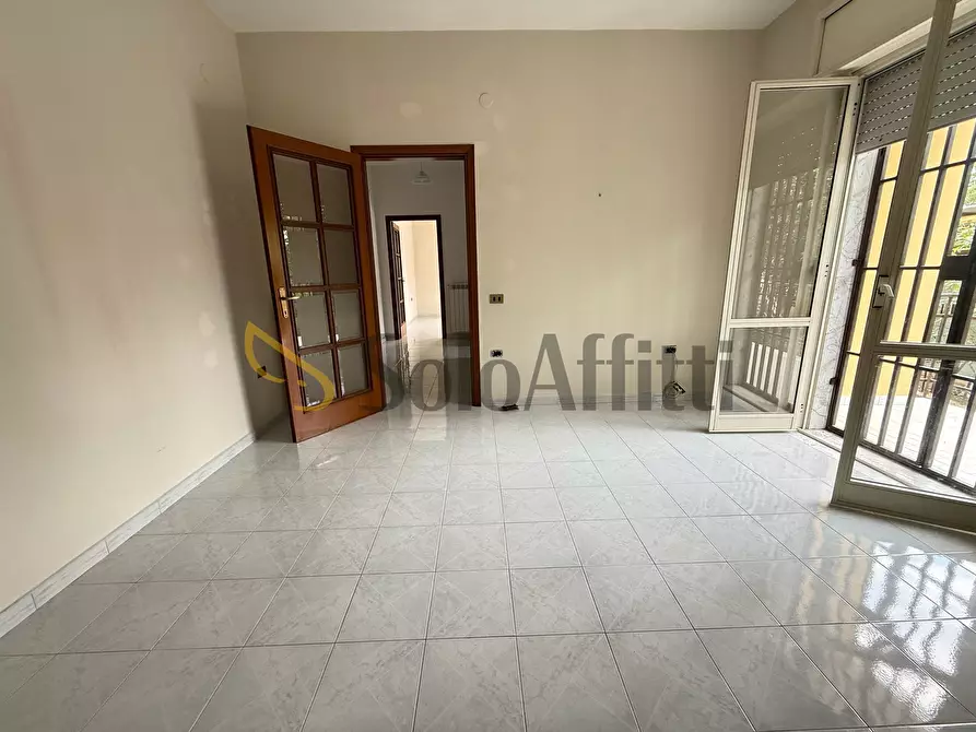 Immagine 33 di Pentalocale in affitto  in Via Assunta 46 a Caserta