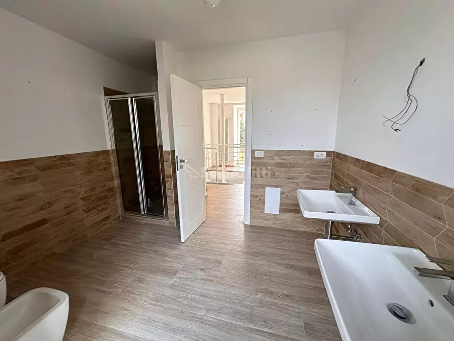 Immagine 33 di Trilocale in affitto  in Via delle Ferriere 20 a Caserta