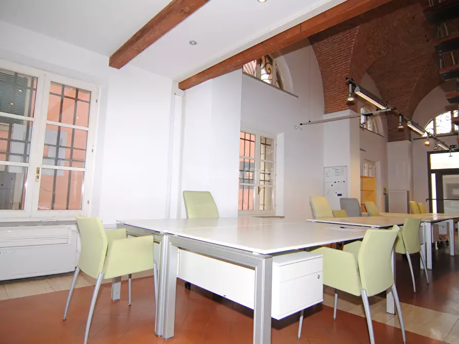 Immagine 6 di Locale commerciale in affitto  a Livorno